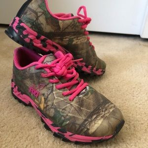 Real Tree trail shoe